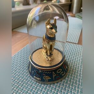 Franklin Mint "THE MIGHTY THE SACRED BAST CAT " Porcelain Figurine No Box